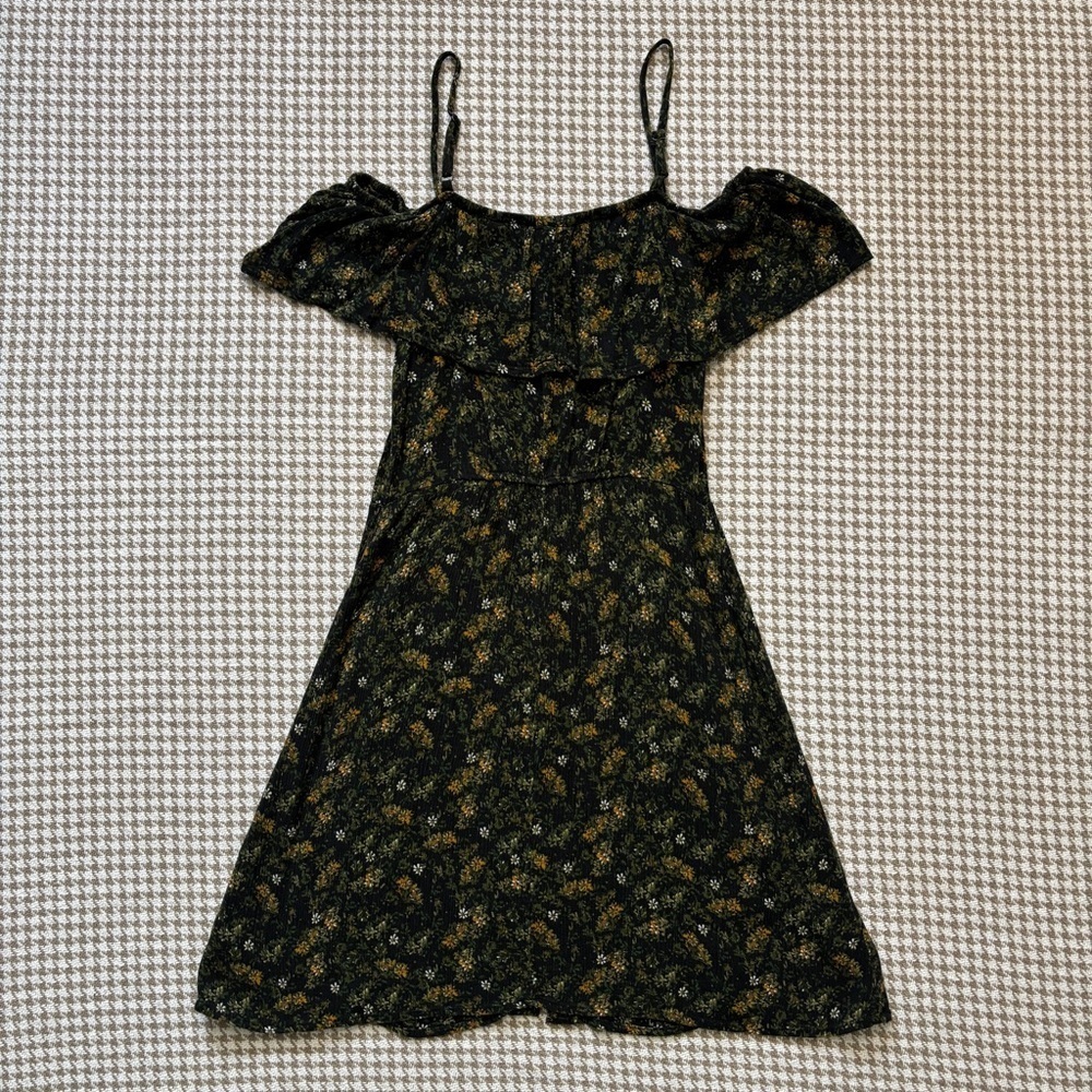 5/$15 | Mossimo | Floral Off the Shoulder Mini Dress - Picture 3 of 16